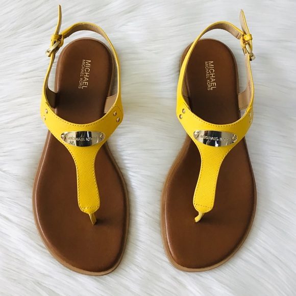 MICHAEL KORS Leather Thong Flat Sandals - Picture 6 of 8